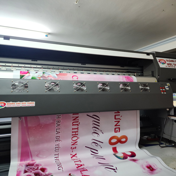 IN UV TRÊN BẠT KHÔNG GÂN